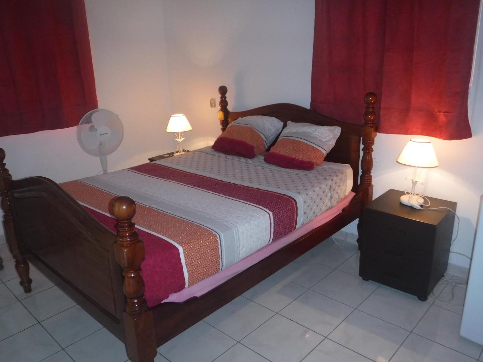 Bed and Breakfast Manikou Ле-Воклен Экстерьер фото